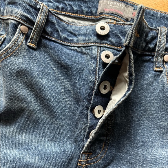 NWOT Studded Straight High-Rise Jean - Picture 5 of 13